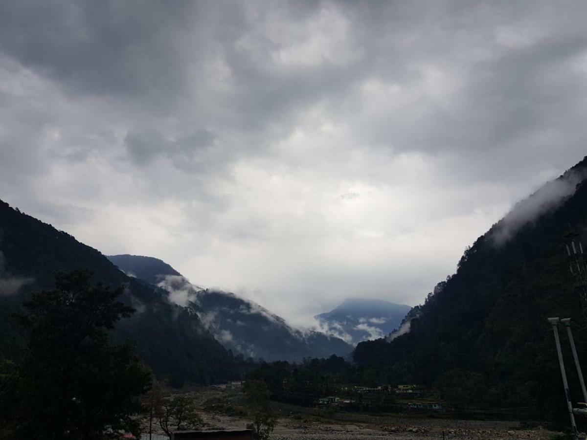 Hill Dew Homestay Uttarkashi Exterior photo